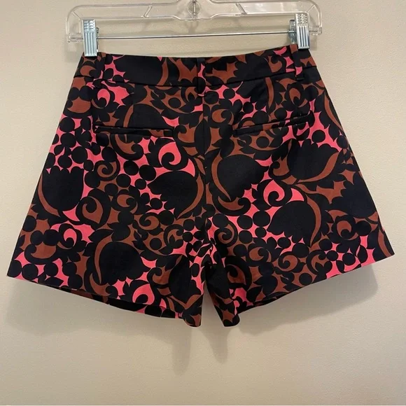 ANN TAYLOR Petite Devin Fit Tulip Shorts - Picture 4 of 8